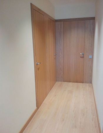 Obra de rastrelo Valladolid |  Suelo de madera y puertas de paso en vivienda particular