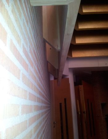 Obra de Rastrelo Valladolid | Detalle Revistero y retablo de madera en Parroquía San Ramón Nonato