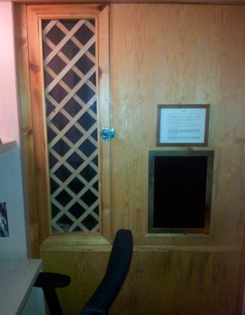 Obra de Rastrelo Valladolid | Revistero madera acabado en Parroquía San Ramón Nonato