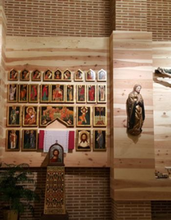 Obra de Rastrelo Valladolid | Retablo de madera acabado en Parroquía San Ramón Nonato